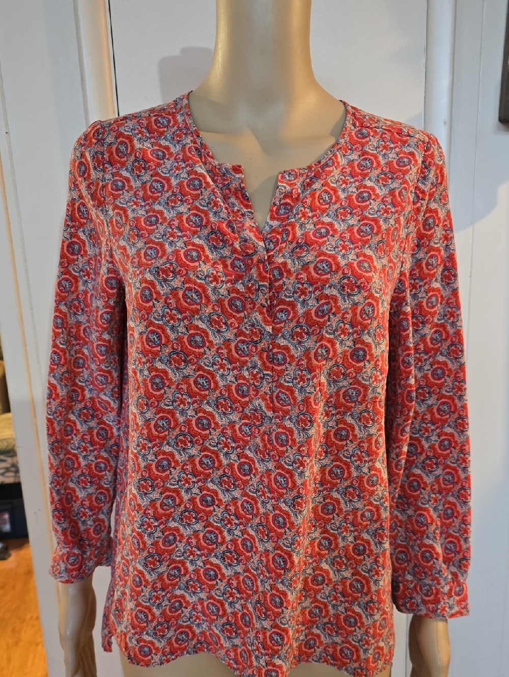 Women's Red Floral Long-Sleeve Henley Top